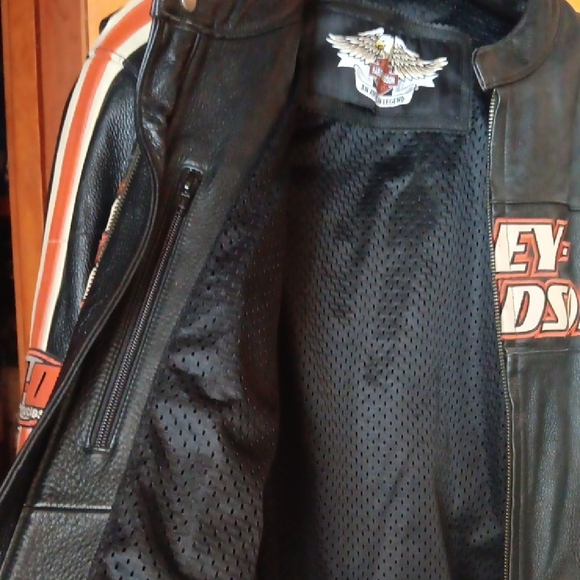 Harley-Davidson Black and Red Leather Bomber Jacket - Picture 2 of 11